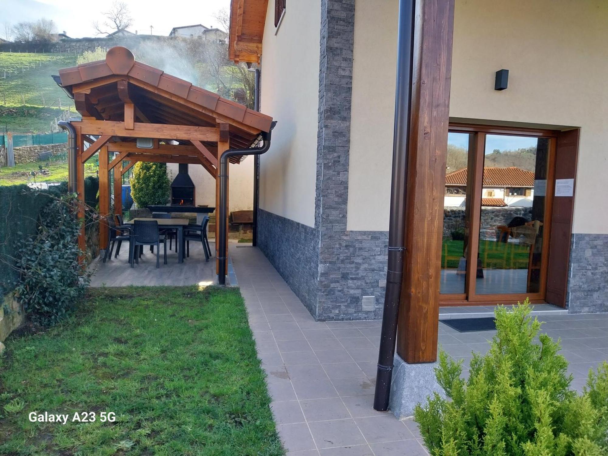 Argixti Guest House Sumbilla Bagian luar foto